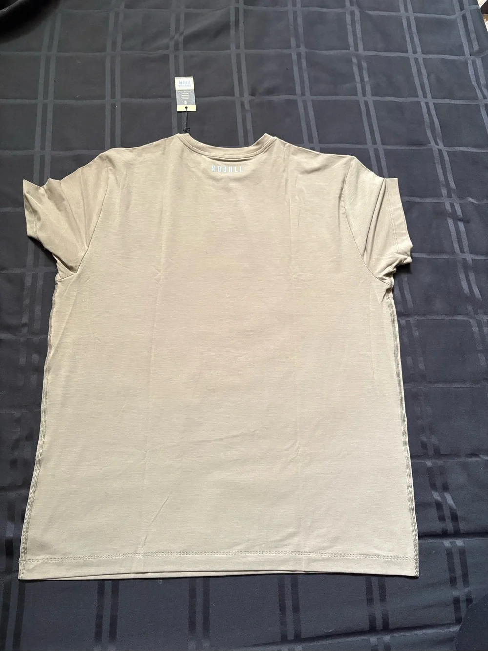 NOBULL HORNS Shirt Mens 2XL Performance Stretch Athletic Training Gym Slim “NWT”